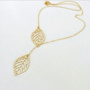 BRAND NEW Gold leaf necklace